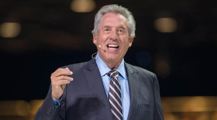 70 John C. Maxwell Quotes and Lessons on Successful Leadership